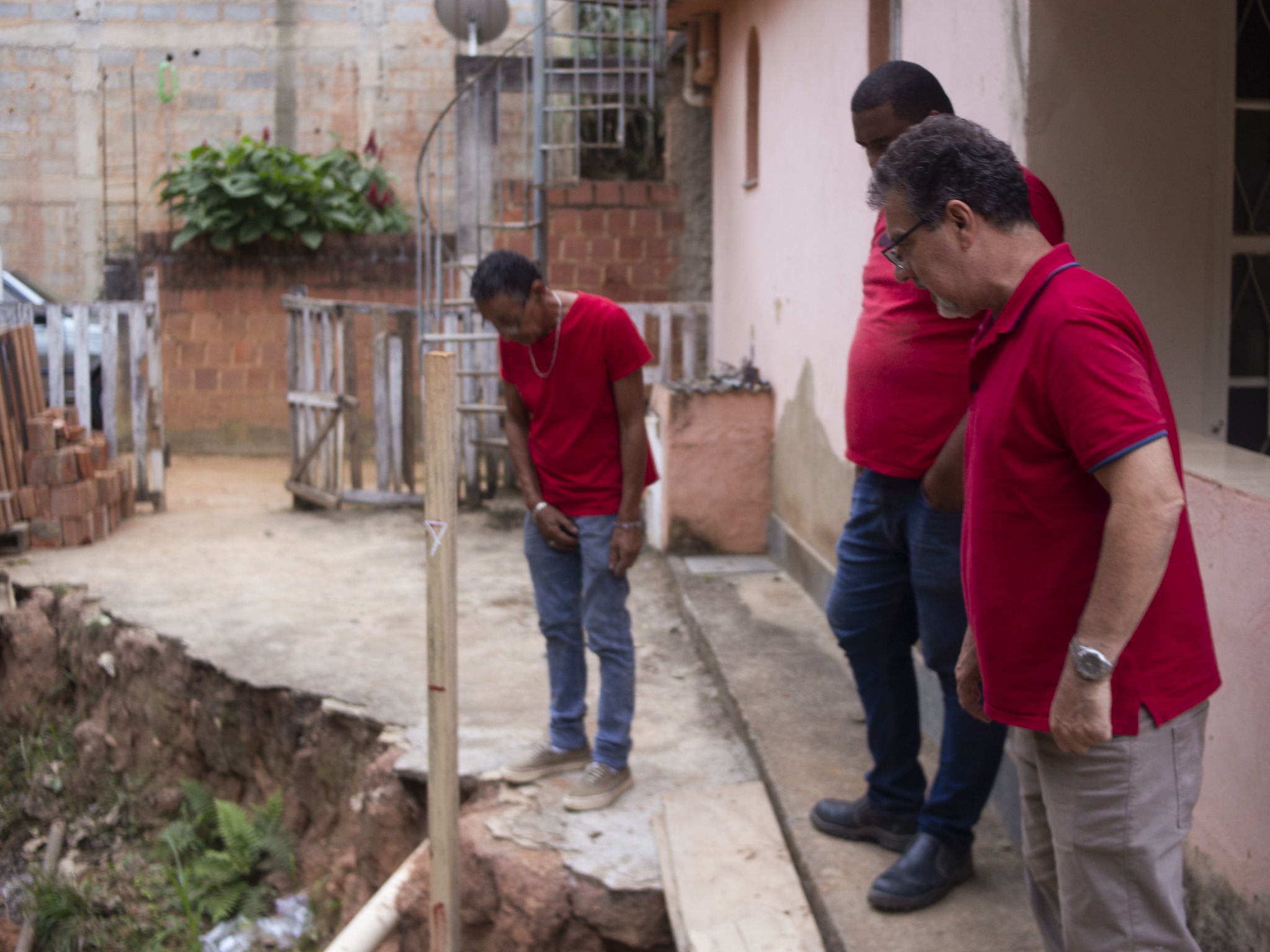 Prefeitura de Três Rios inicia drenagem de águas pluviais no Monte Castelo