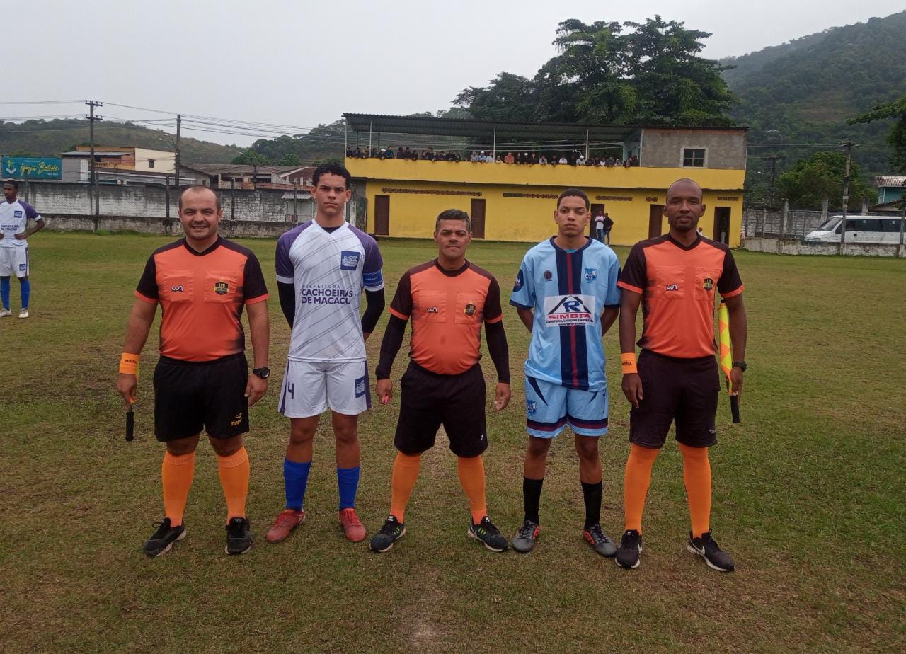 Trio de arbitragem da LPD comanda jogo do Campeonato Estadual de Ligas sub-17 da FERJ