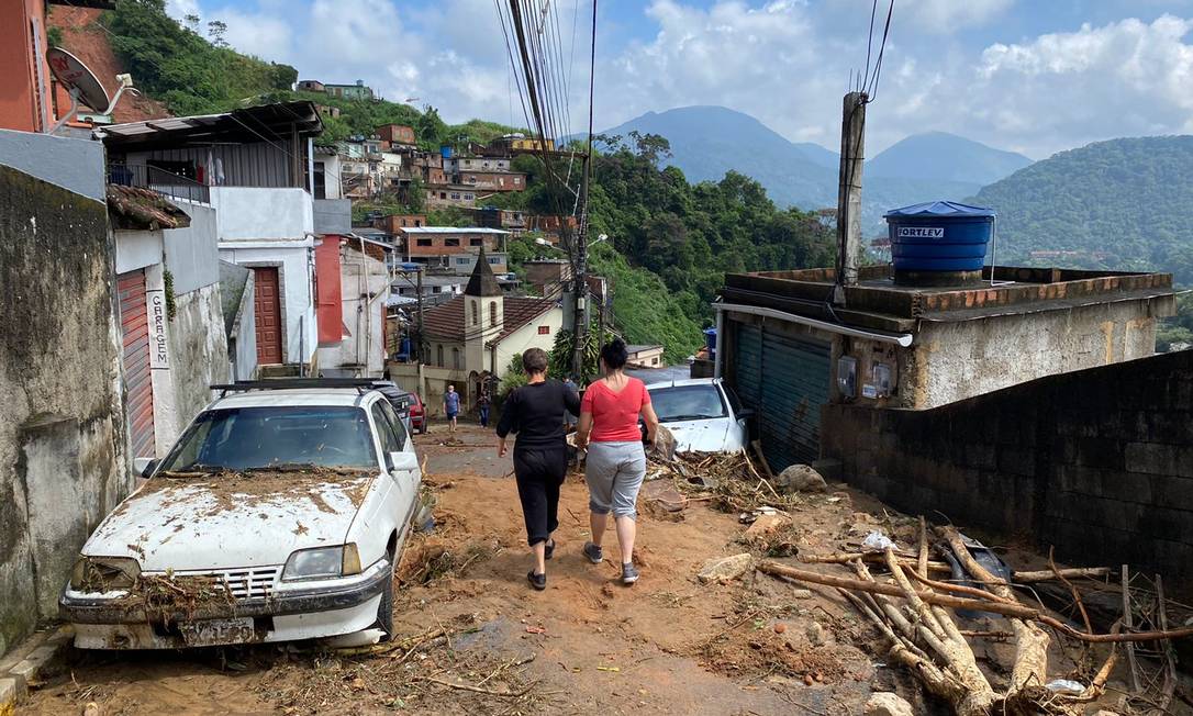 MPRJ e Prefeitura de Petrópolis fazem vistoria em locais afetados pelas chuvas na 24 de maio
