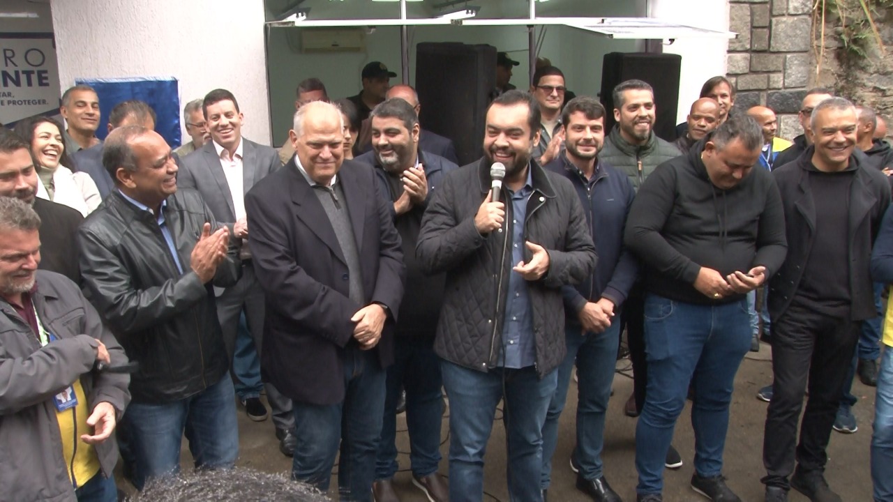 Claudio Castro visita Petrópolis e anuncia Projeto Bairro Presente