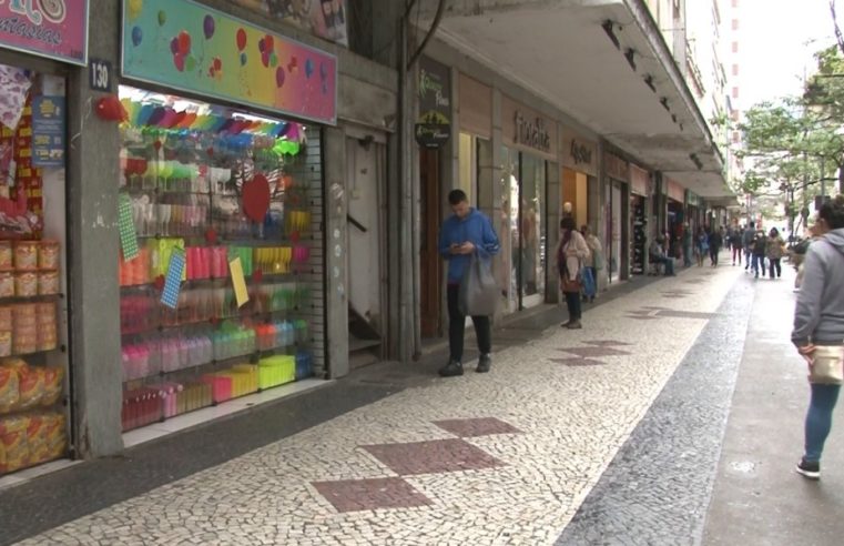 Comércio petropolitano pode funcionar no feriado de Corpus Christi