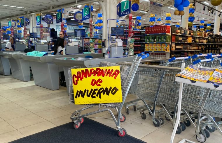 Bramil Supermercados arrecada cobertores e agasalhos para doar a instituições municipais de Valença e Nova Friburgo