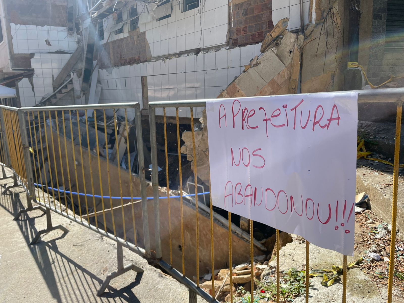 Representante da Seinfra realiza visita técnica a Rua do Túnel e moradores manifestam pelo início das obras