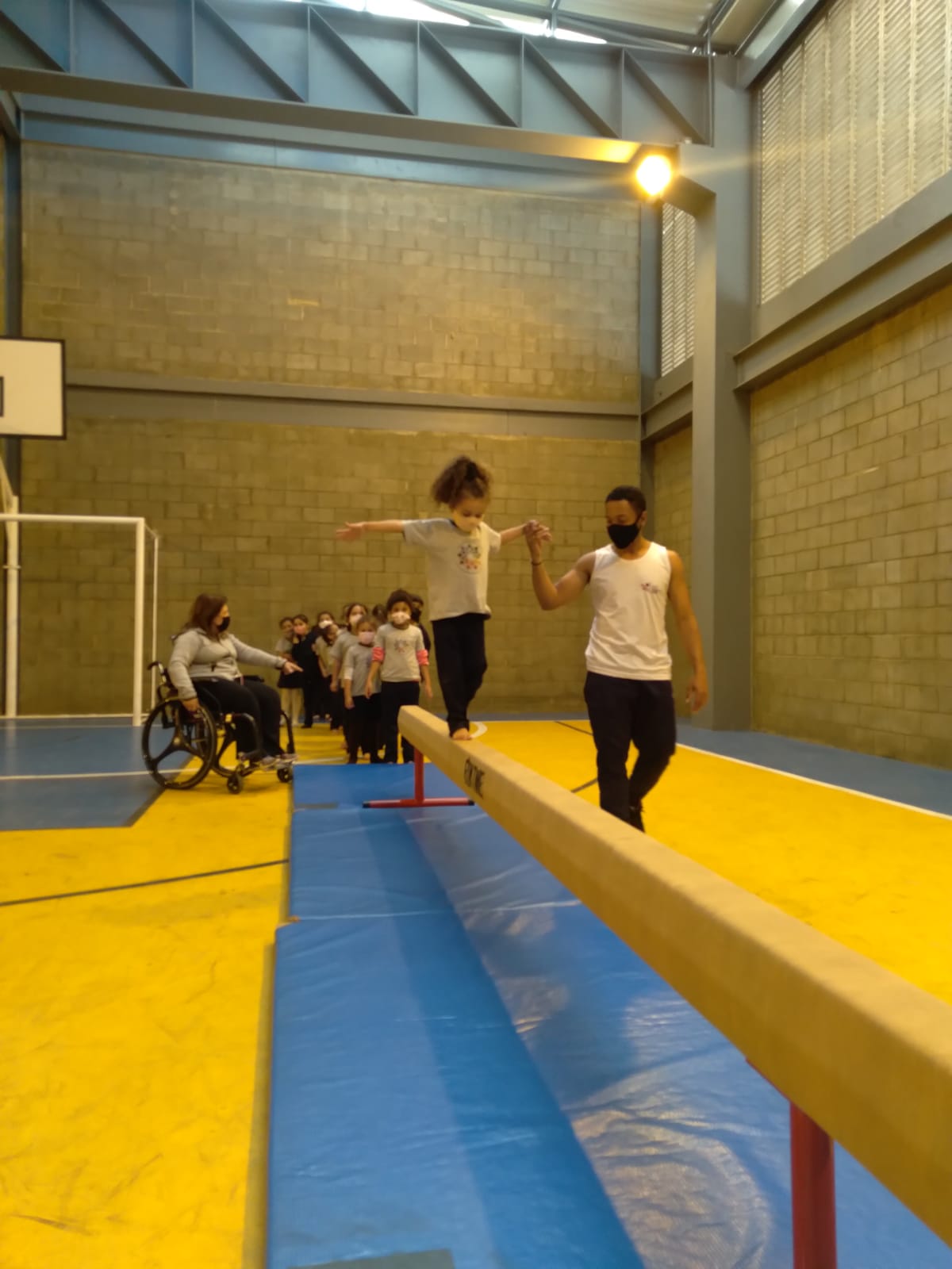 Projeto de ginástica artística chega a três escolas da rede municipal