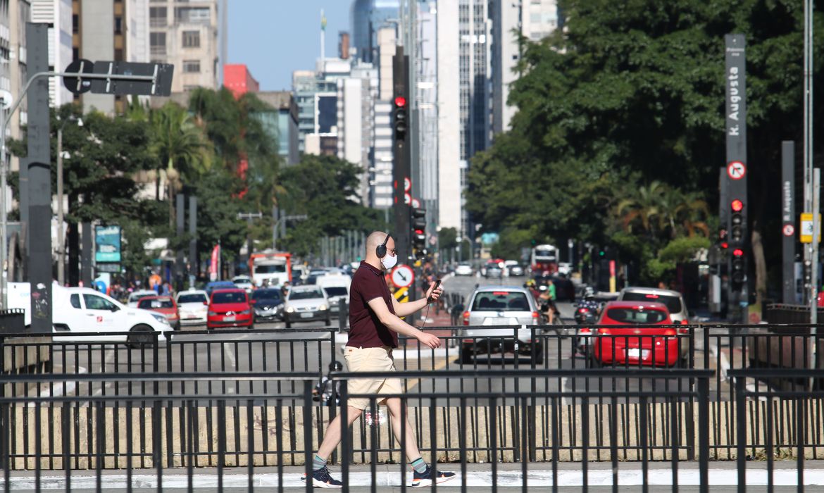 Covid-19: Brasil tem 28,6 mil novos casos e 72 óbitos em 24 horas