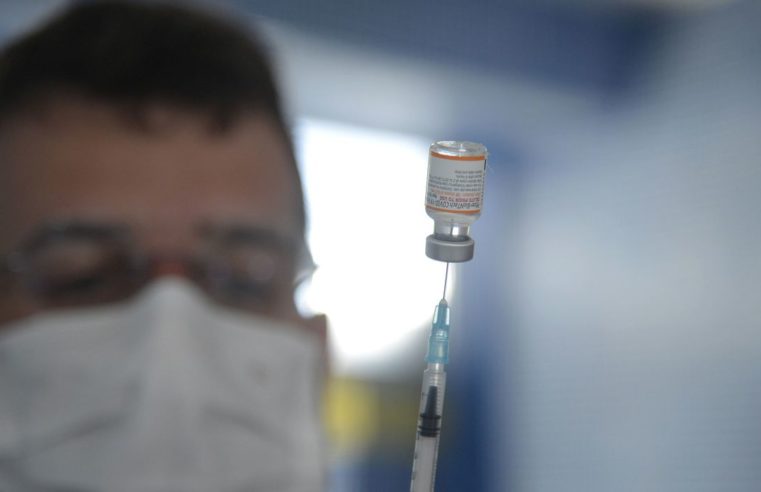 Rio aplicará 2ª dose de reforço a partir de 40 anos, na terça-feira