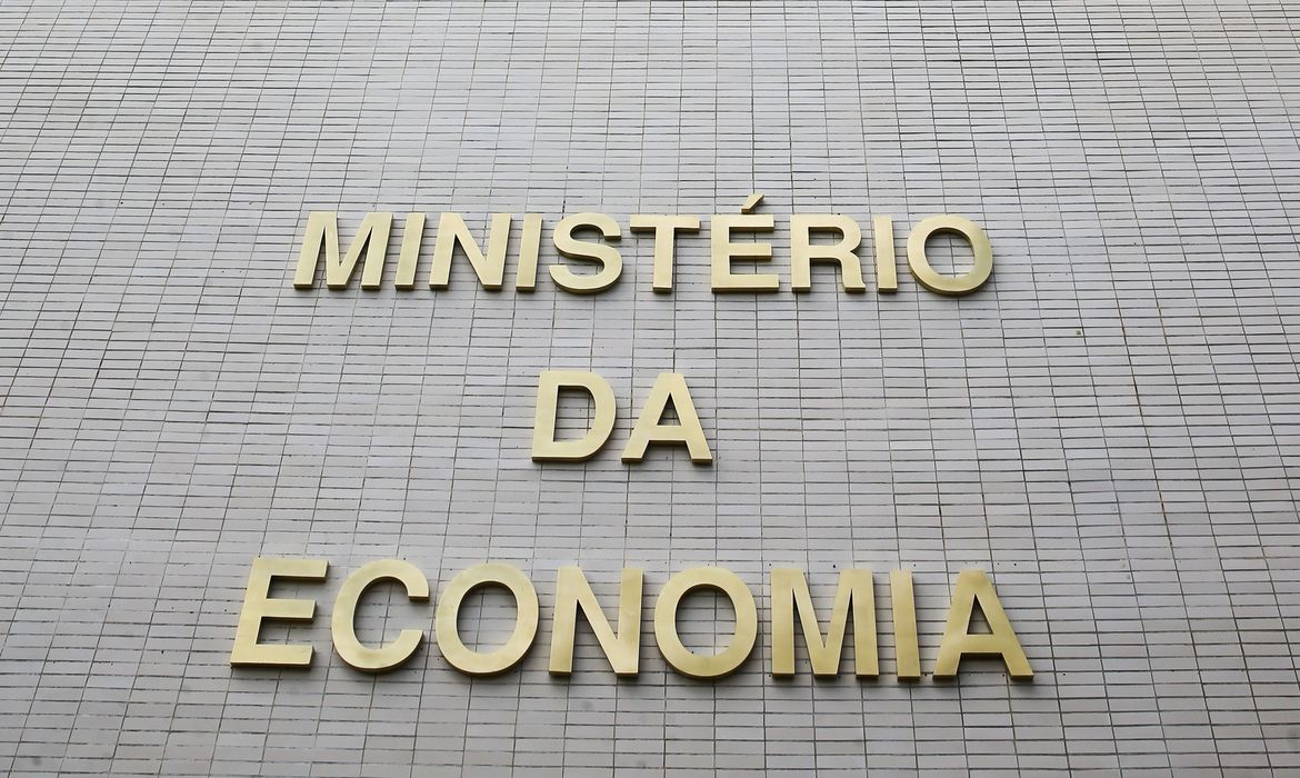 Ciência e Tecnologia e Educação lideram bloqueio orçamentário