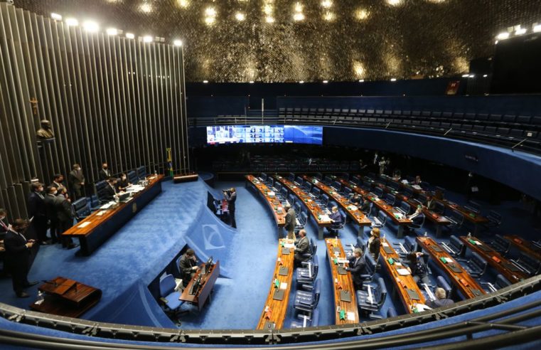 Senado pode votar hoje pacote de medidas sobre preço dos combustíveis