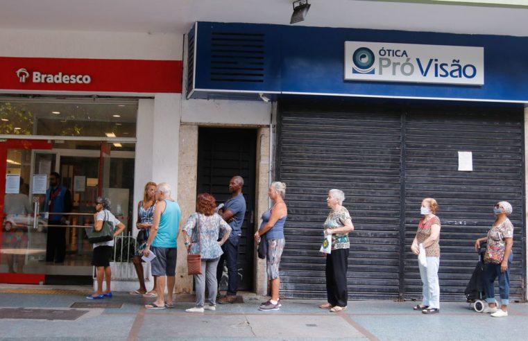 Taxa média do empréstimo pessoal tem alta de 0,74%, aponta Procon-SP