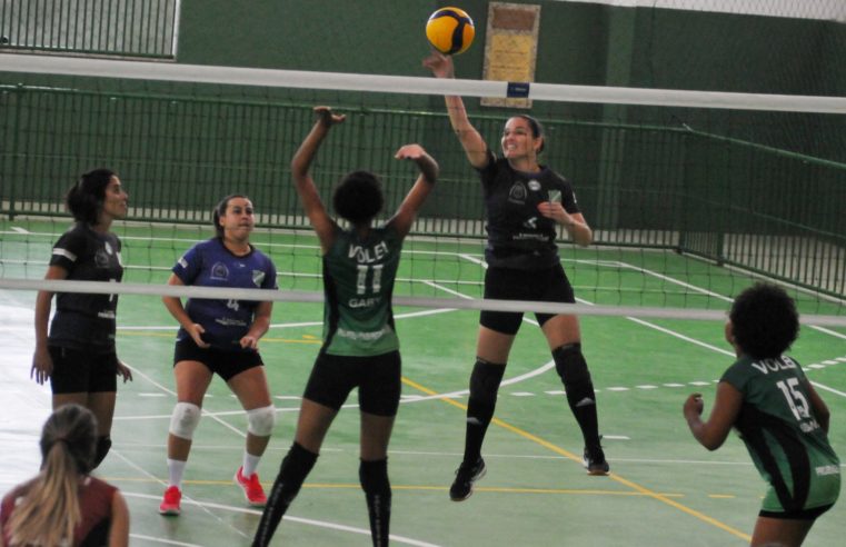 Campeonato de Vôlei Feminino de Petrópolis tem cinco jogos neste domingo (31)