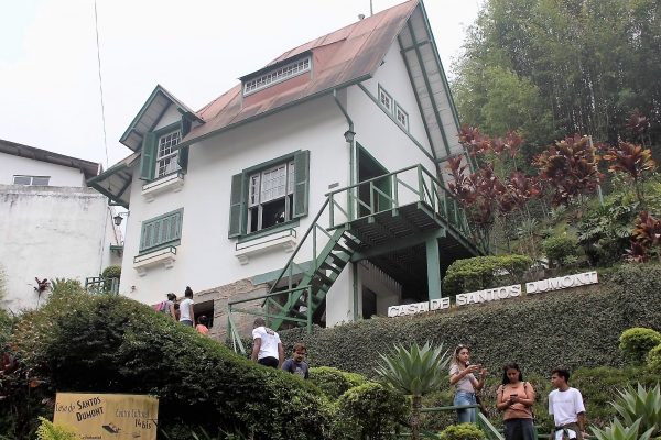 Aniversário de Santos Dumont com programação cultural, bolo e gratuidade no museu