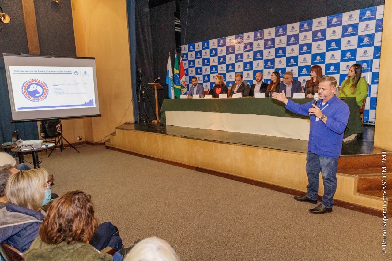 Prefeitura de Teresópolis apresenta projetos de proteção e bem-estar animal e balanço de ações realizadas