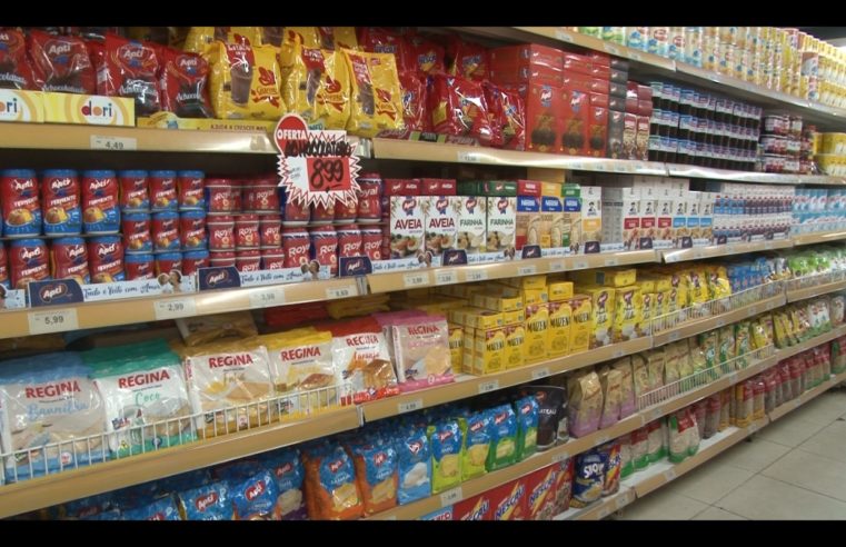 Empresas reduzem tamanho de embalagens de diferentes produtos