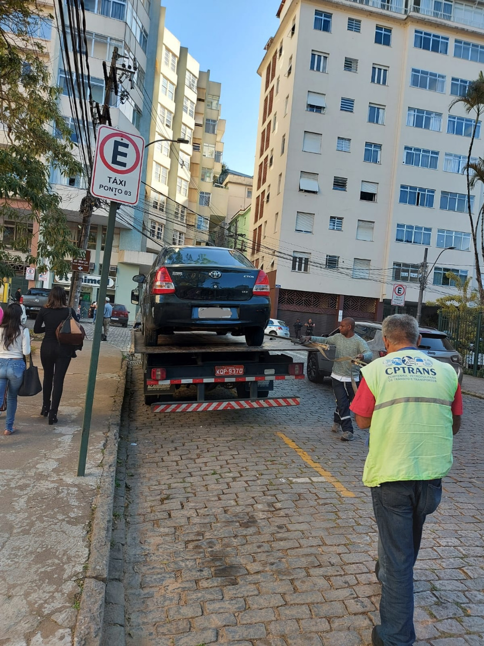 CPTrans autua 526 veículos por estacionamento irregular em junho
