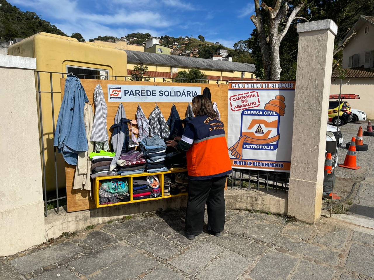 Parede Solidária: Defesa Civil de Petrópolis inicia campanha de inverno nesta terça-feira (12)
