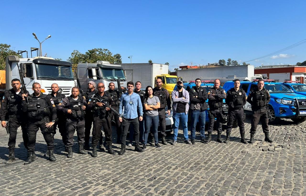 Polícia identifica dupla suspeita de roubos em Paraíba do Sul. Um jovem está preso e outro foragido
