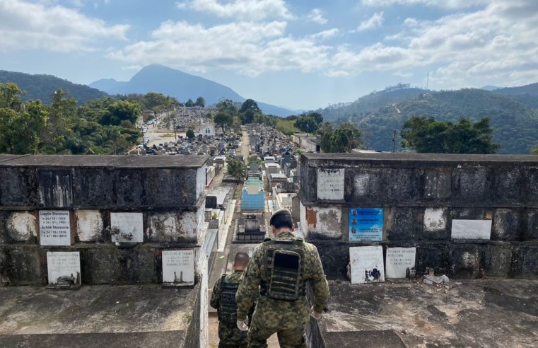 Agentes da 5ª UPAm encontram restos mortais armazenados de forma inadequada no Cemitério Municipal de Teresópolis