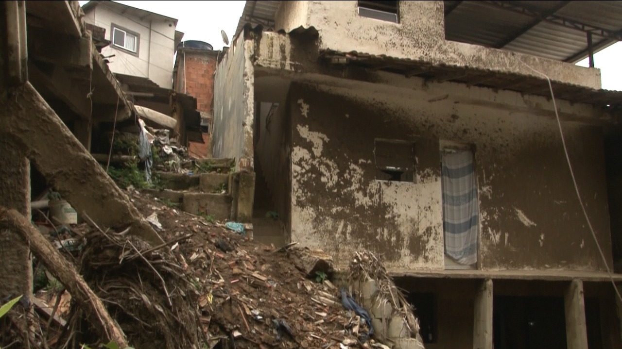MPRJ reúne-se com Defesa Civil e moradores de comunidades do Alto da Serra, em Petrópolis, para debater medidas que minimizem riscos de desastres