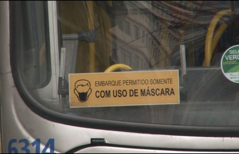 Determinação do uso de máscaras nas escolas e transporte público é mantida