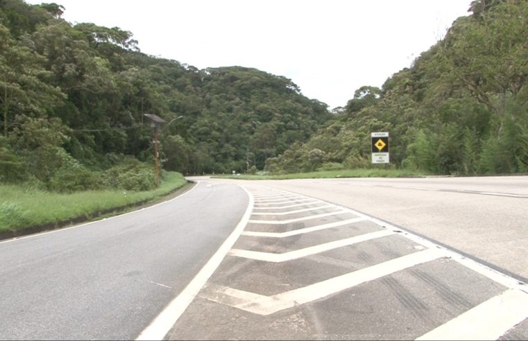 Carreta de grande porte interditará descida da serra de Petrópolis na madrugada de terça (19.07)
