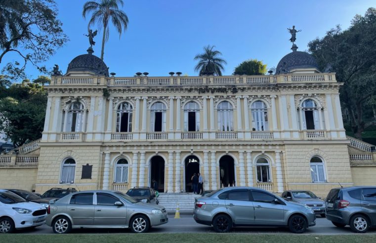 Câmara dos Vereadores de Petrópolis realiza nova audiência sobre o programa Escola Acolhedora