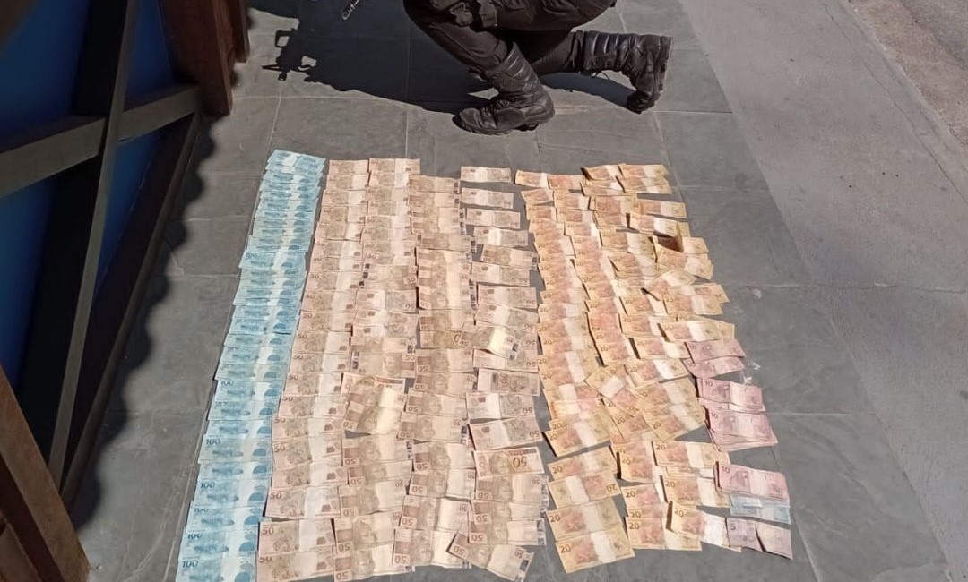 Policia Militar apreende menor com dinheiro do tráfico