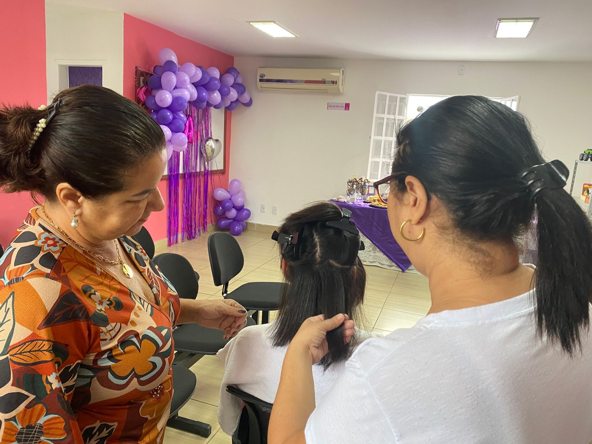 CEAM Três Rios promove Dia da Beleza para mulheres vítimas de violência
