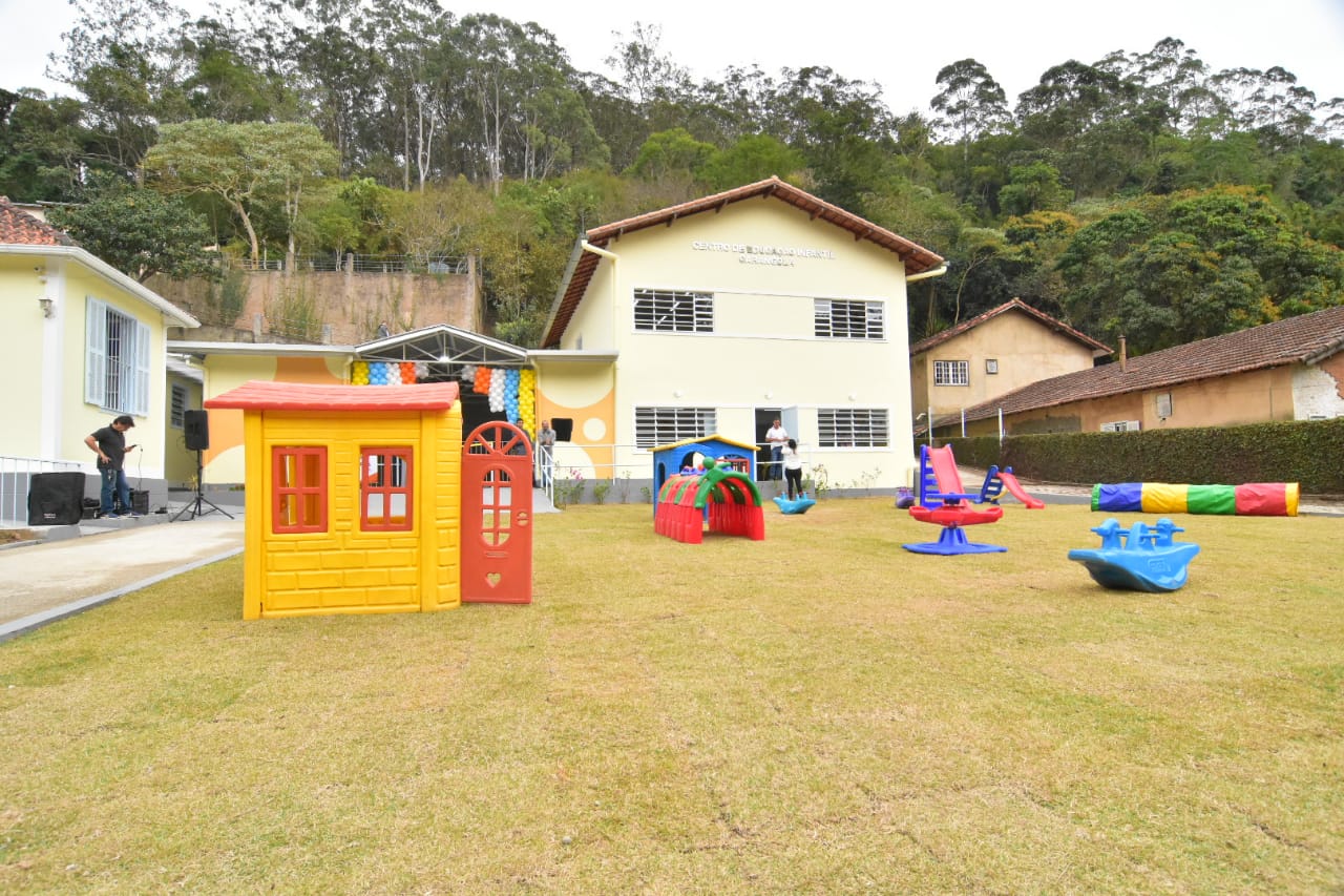 Depois de dois anos em obras, Prefeitura inaugura CEI no Carangola