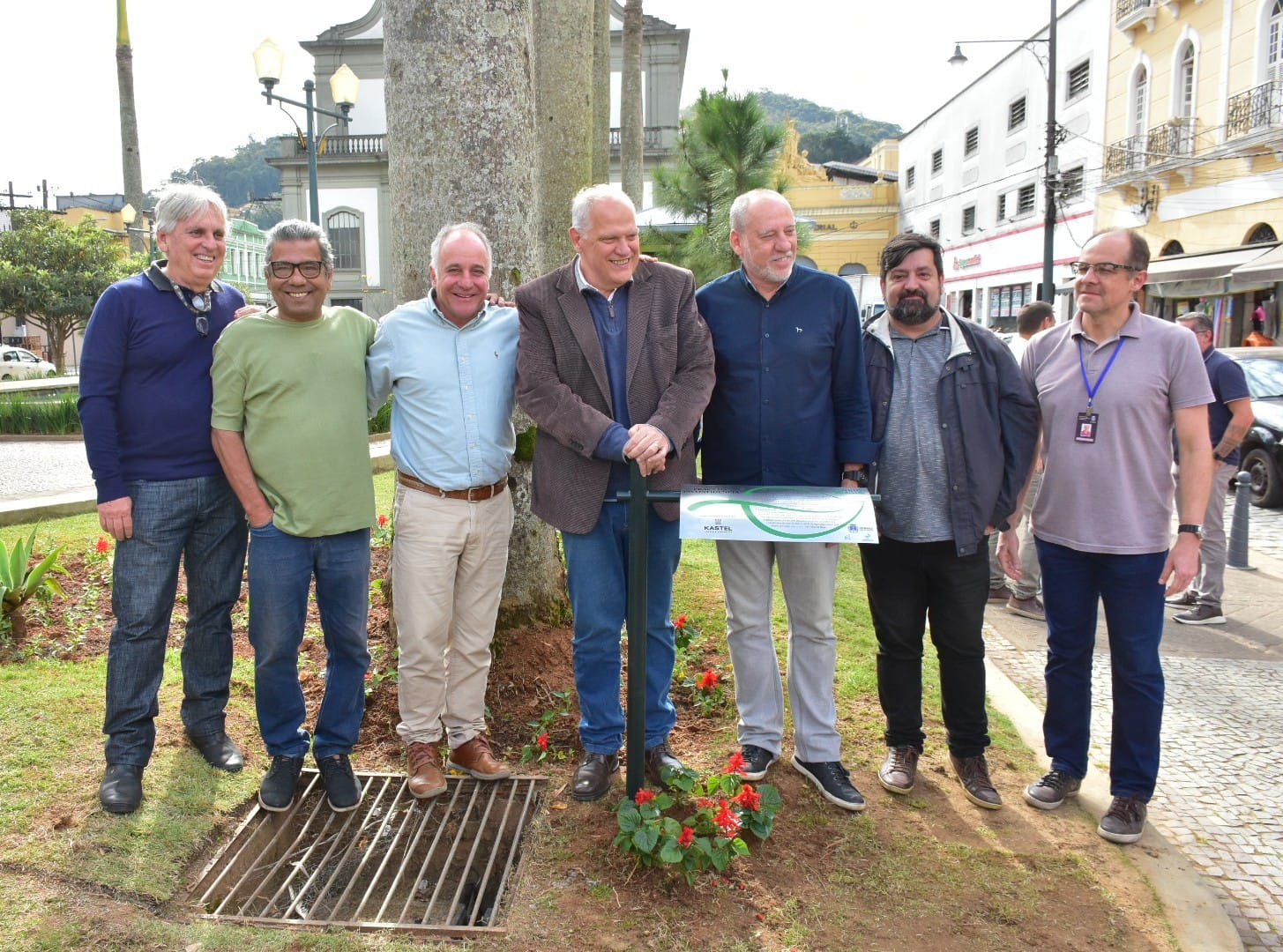 Jardim da Praça da Inconfidência é o primeiro espaço público “adotado” através do programa “Jardins Imperiais”