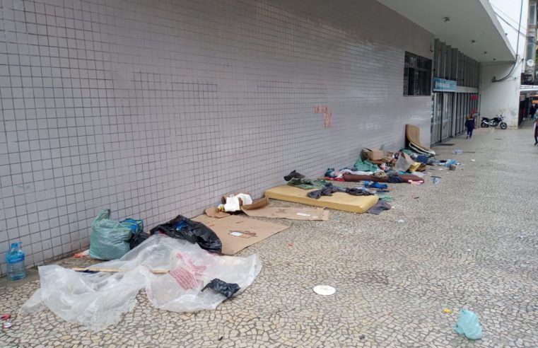 Operação voltada para pessoas em situação de rua é realizada no Bosque do Imperador