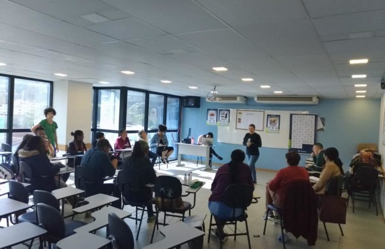 Programa de Alfabetização gratuito da Estácio Teresópolis está de volta e com a ampliação de mais uma turma