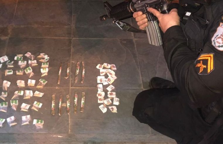 Homem é preso por tráfico de drogas no Itamarati, em Petrópolis