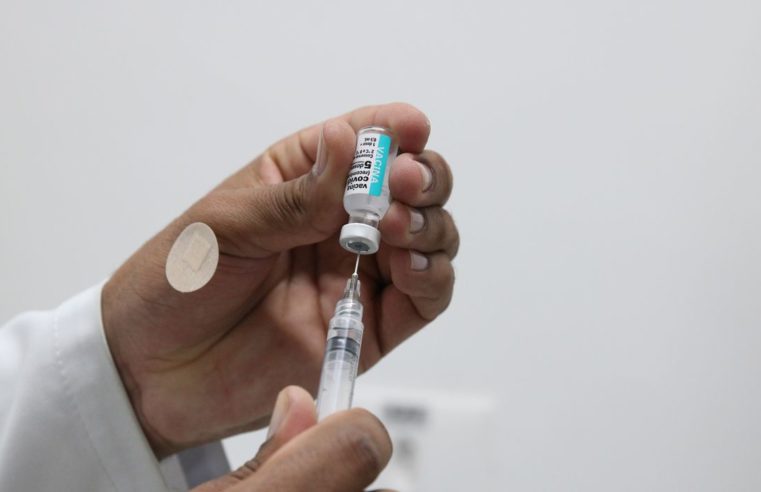 Brasil registra 247 mortes e 23,5 mil novos casos de covid-19