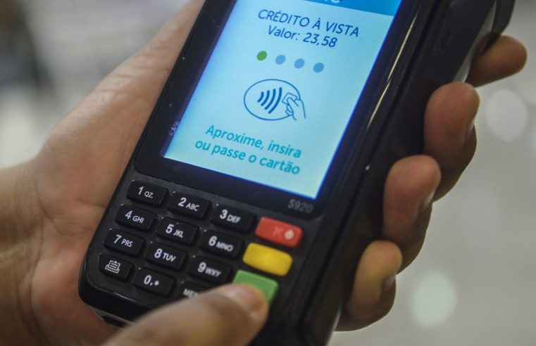 Pagamentos com cartões crescem 36,5% no primeiro semestre