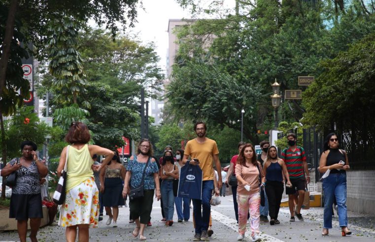 Brasil tem 247 mortes e 21.927 mil casos de covid-19 em 24 horas