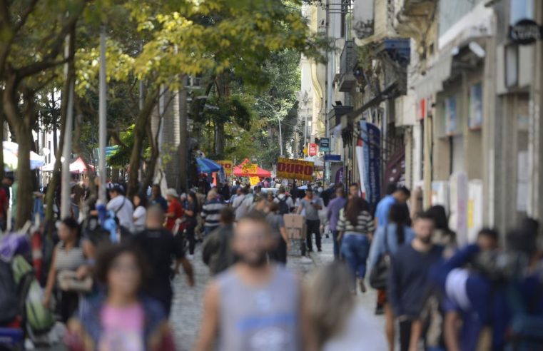 Covid-19 está em queda pela sétima semana seguida no Rio de Janeiro