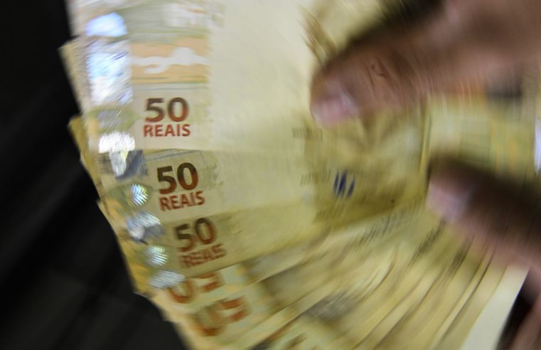 Beneficiários com NIS de final 8 recebem Auxílio Brasil