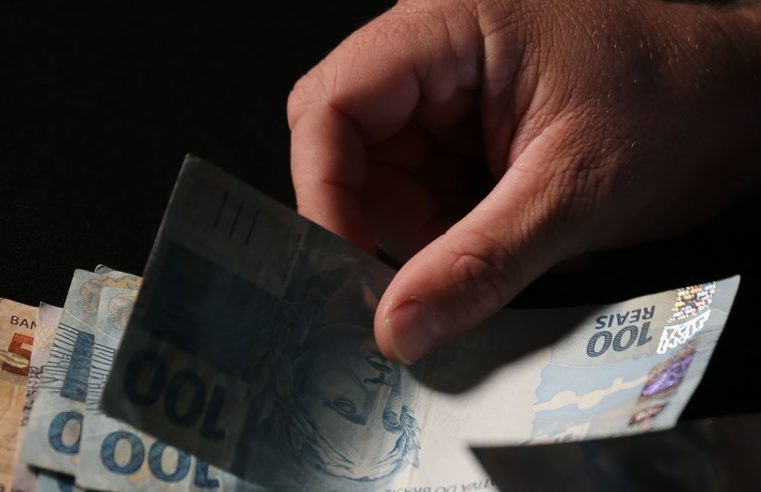 Lei de Diretrizes Orçamentárias prevê mínimo de R$ 1.294 em 2023