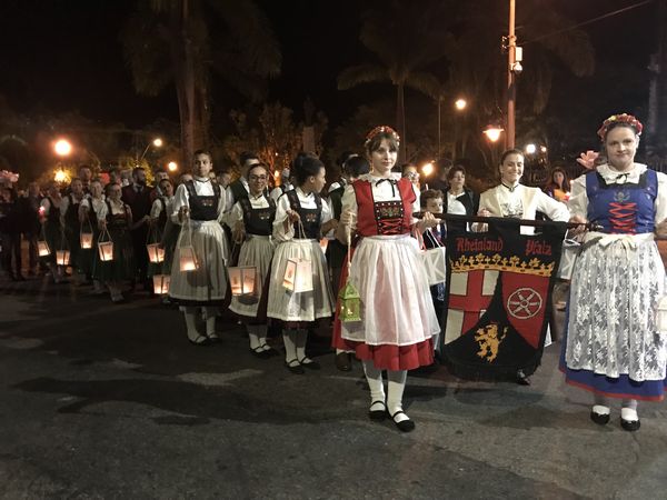 Por conta da previsão de chuva, desfile de lanternas é transferido para o próximo sábado
