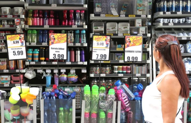 Intenção de consumo das famílias mantém crescimento