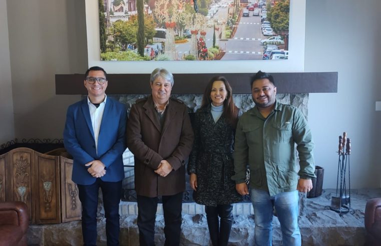 Prefeito e Secretário de Turismo de Nova Friburgo fazem visita oficial a Gramado