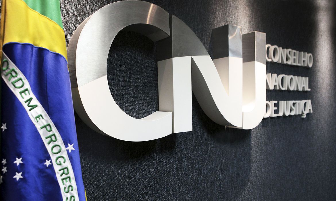 CNJ afasta juiz trabalhista acusado de assédio sexual