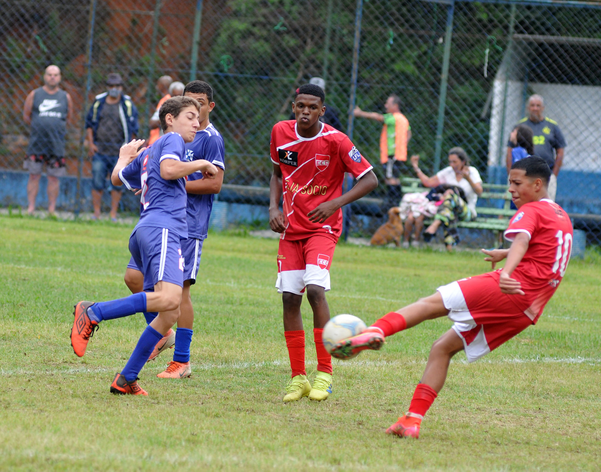 Campeonato Sub-15 e Sub-17 de Futebol define classificados neste fim de semana em Petrópolis