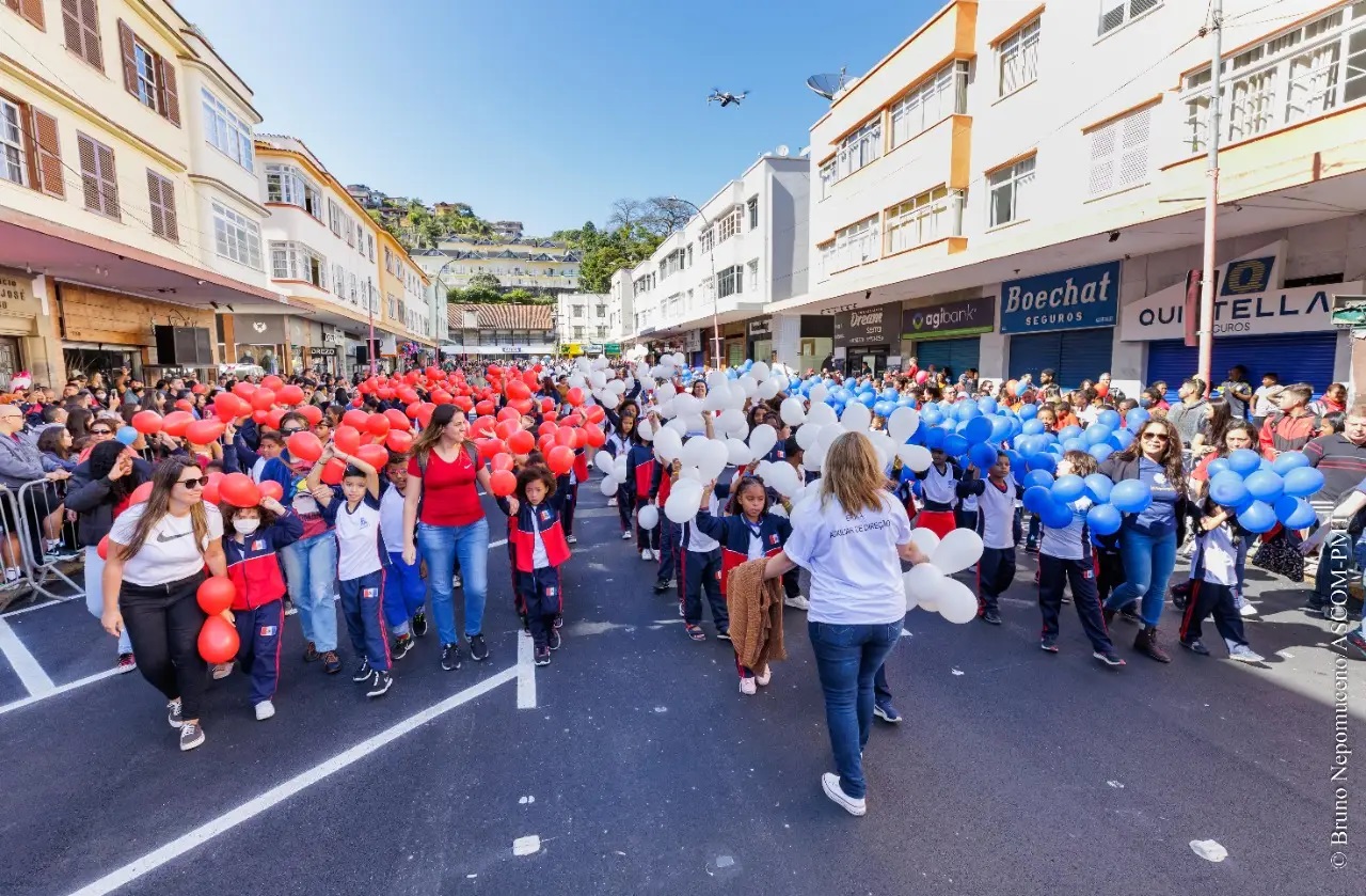 Mais de 2 mil alunos da rede pública e privada devem desfilar em Teresópolis no dia 7 de setembro