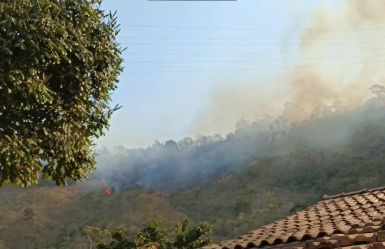 Atualização: Incêndio em Petrópolis foi controlado pelo Corpo de Bombeiros