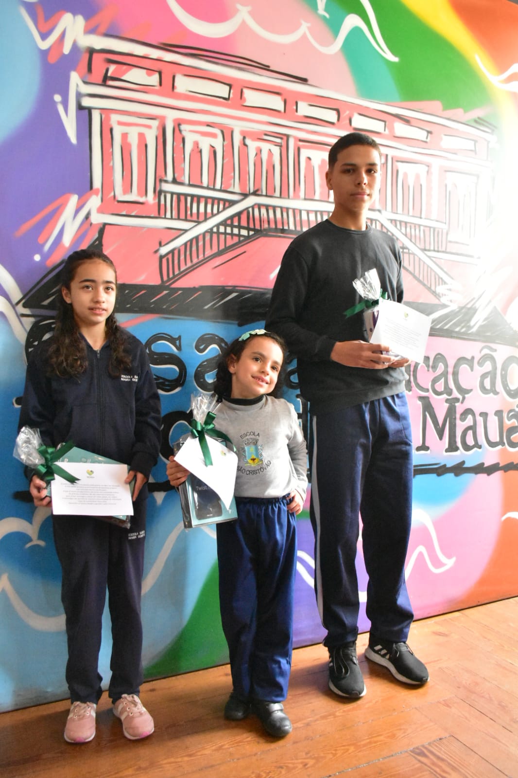 Vencedores do concurso de redação e desenho em comemoração ao Bicentenário da Independência são premiados