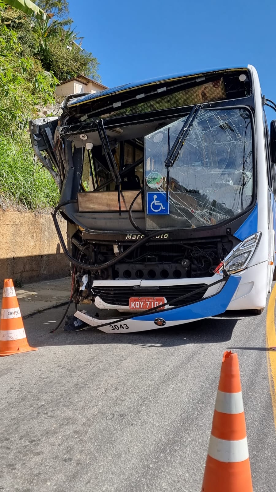 Acidentes são registrados em diferentes locais de Petrópolis