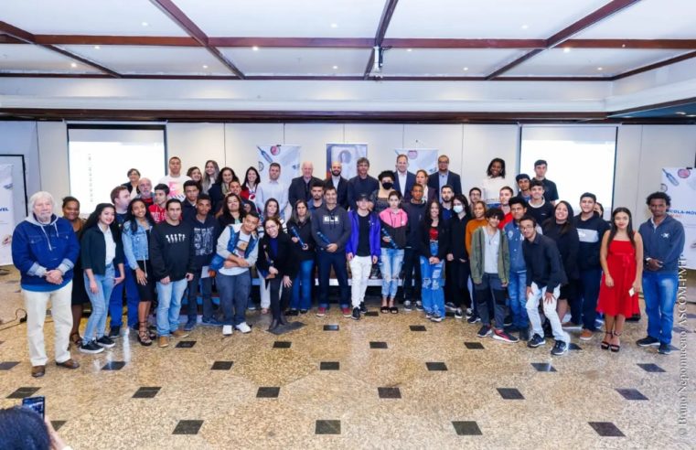 Mais de 100 alunos da Escola Móvel de Tecnologia do Senac RJ recebem certificados em Teresópolis