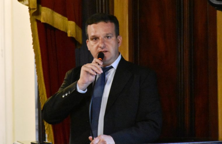 Vereador solicita que a coleta de material para exames laboratoriais em idosos seja feita em domicílio