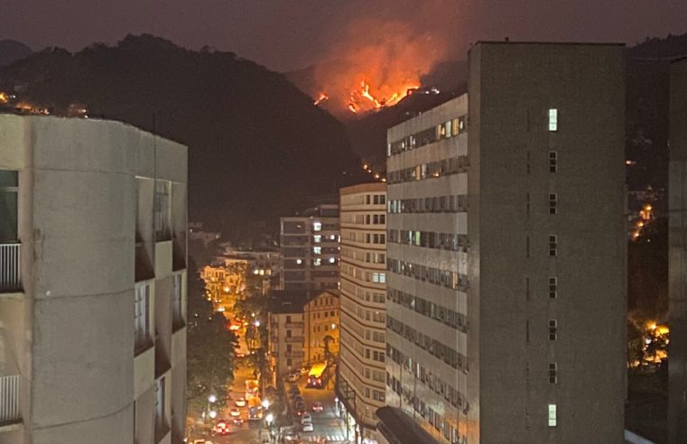 Queimada é registrada no Caxambu em Petrópolis